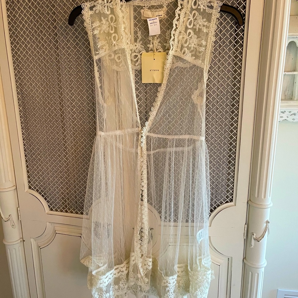 A’REVE sleeveless lace top. Brand new